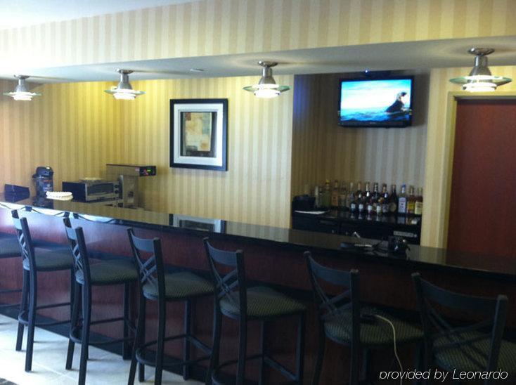 Boarders Inn & Suites By Cobblestone Hotels - Oshkosh Restaurant photo