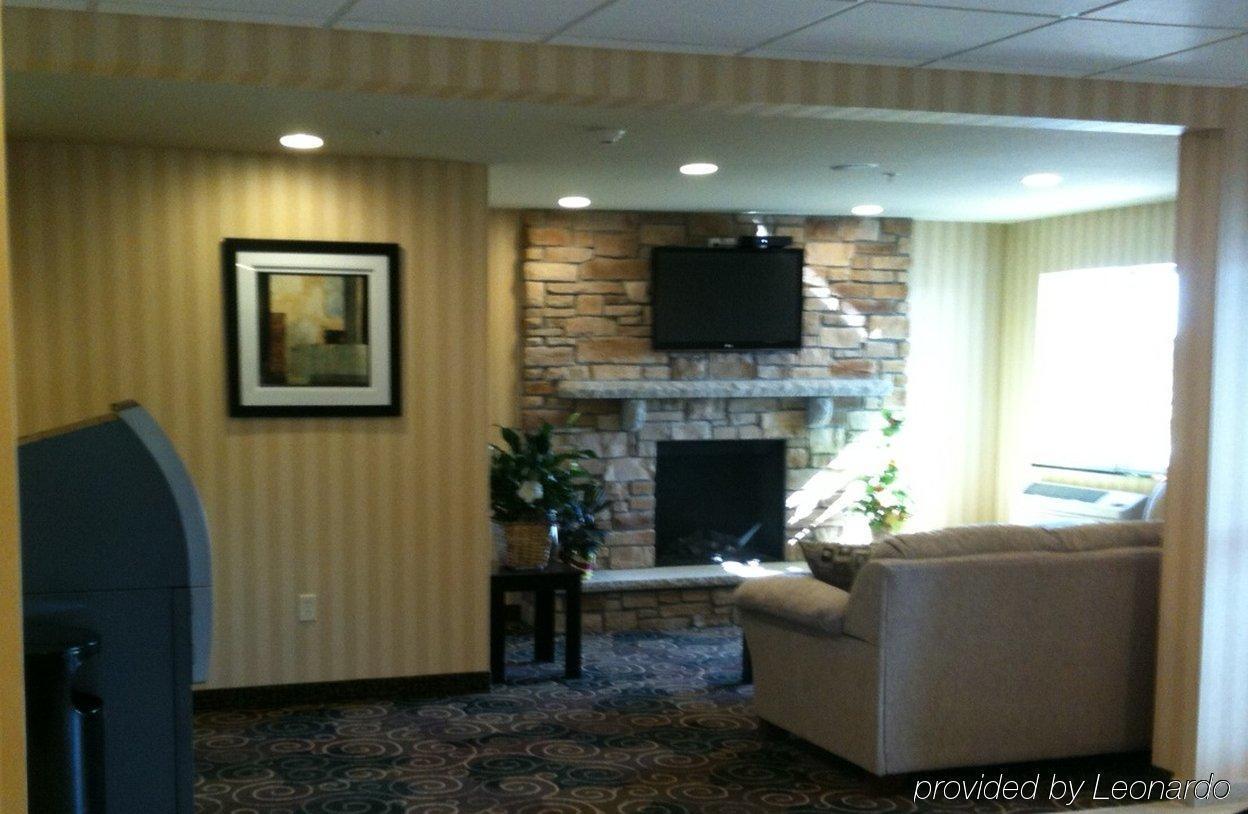 Boarders Inn & Suites By Cobblestone Hotels - Oshkosh Interior photo